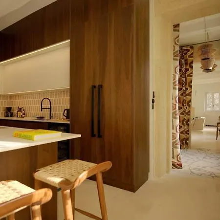 Louna Bed and Breakfast 3*
