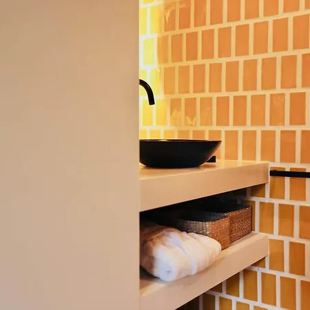 Louna 3* Saint-Victor-la-Coste
